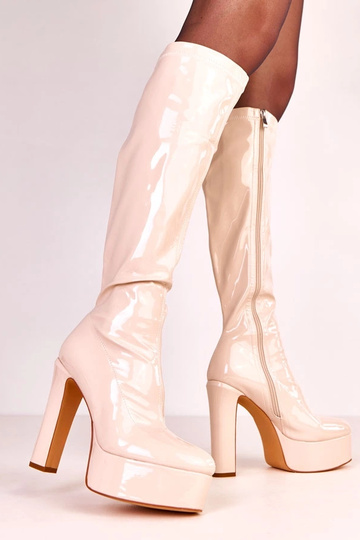 Stivali alti in vernice... 2