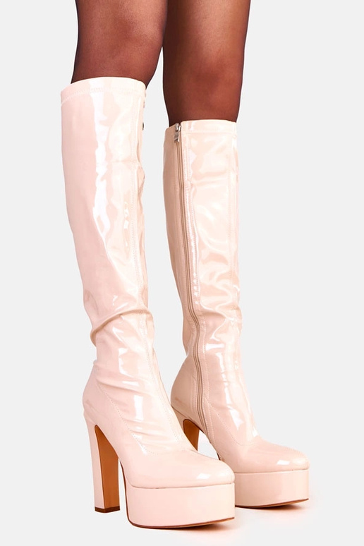 Stivali alti in vernice color sabbia... Stivali alti in vernice color sabbia...