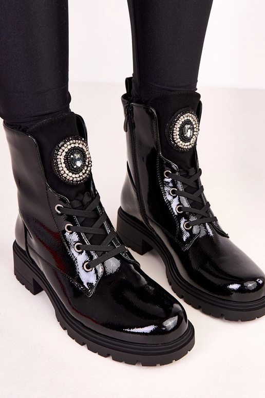 Stivali bassi in vernice neri con... Stivali bassi in vernice neri con...