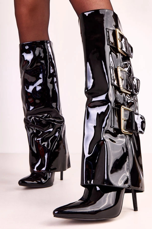 Stivali bassi in vernice neri con... Stivali bassi in vernice neri con...