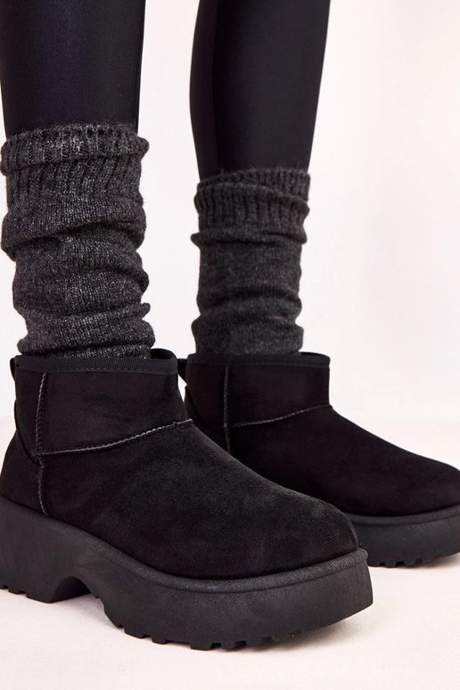 Stivali bassi neri in ecopelle... Stivali bassi neri in ecopelle...