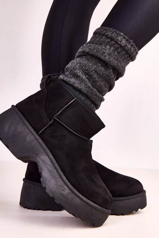 Stivali bassi neri in ecopelle... Stivali bassi neri in ecopelle...