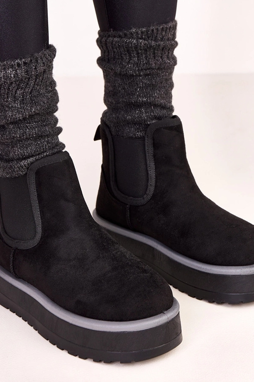 Stivali bassi neri impermeabili con... Stivali bassi neri impermeabili con...