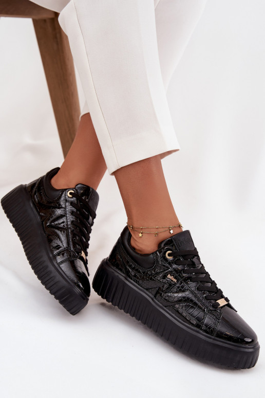 con effetto vernice Scarpe modello sneakers Femminile con una piattaforma Lee Cooper LCJ-25-09-3870 colore nero con effetto vernice Scarpe modello sneakers Femminile con una piattaforma Lee Cooper LCJ-25-09-3870 colore nero