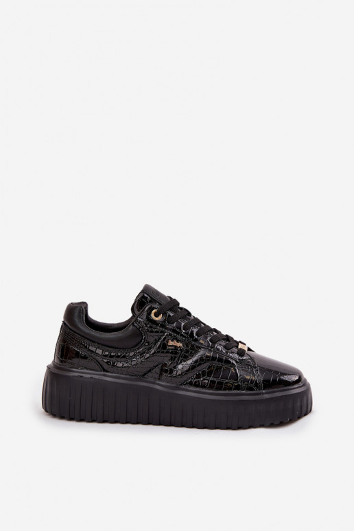 con effetto vernice Scarpe modello sneakers Femminile con una piattaforma Lee Cooper LCJ-25-09-3870 colore nero con effetto vernice Scarpe modello sneakers Femminile con una piattaforma Lee Cooper LCJ-25-09-3870 colore nero