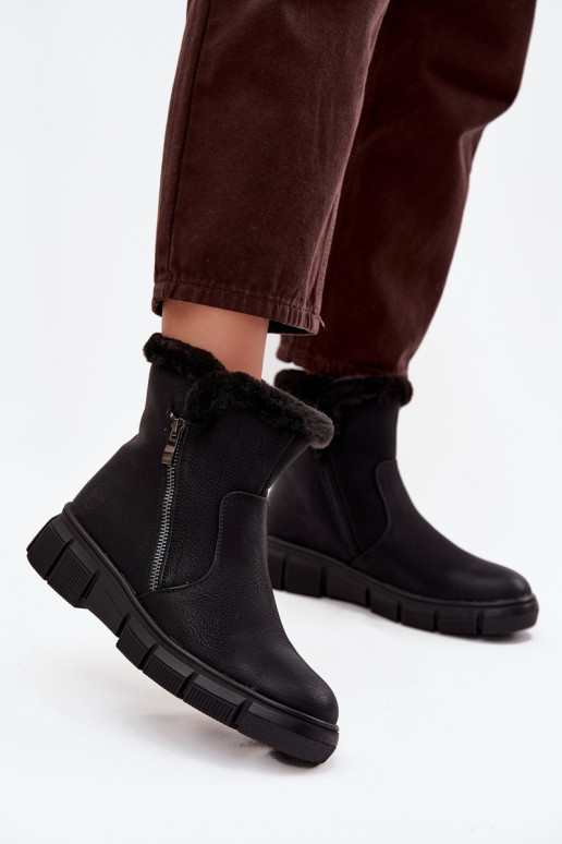 Stivali da neve Femminile con una piattaforma con una pelliccia colore nero Briselle Stivali da neve Femminile con una piattaforma con una pelliccia colore nero Briselle