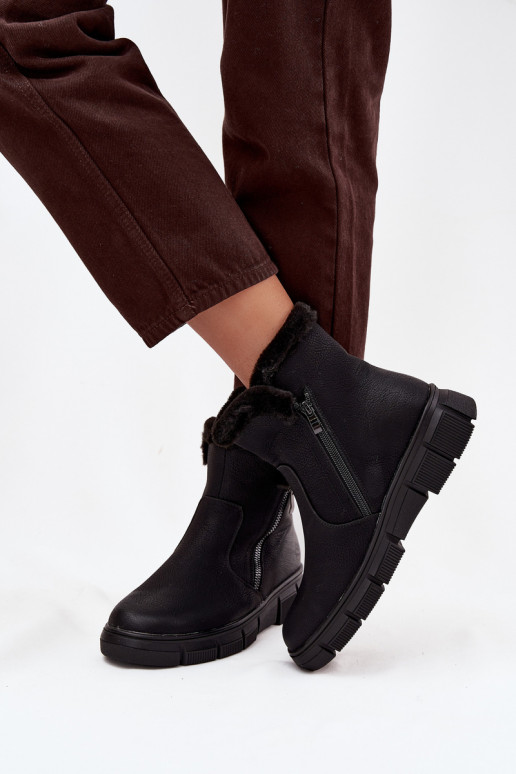 Stivali da neve Femminile con una piattaforma con una pelliccia colore nero Briselle Stivali da neve Femminile con una piattaforma con una pelliccia colore nero Briselle