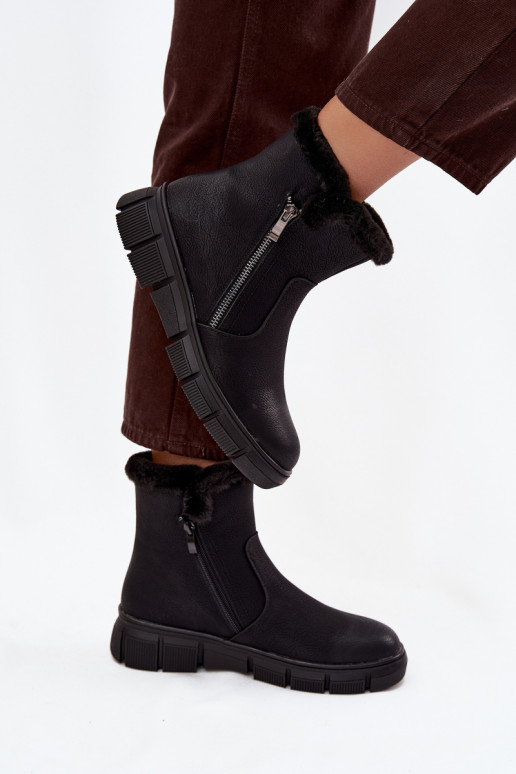 Stivali da neve Femminile con una piattaforma con una pelliccia colore nero Briselle Stivali da neve Femminile con una piattaforma con una pelliccia colore nero Briselle