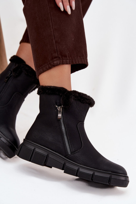 Stivali da neve Femminile con una piattaforma con una pelliccia colore nero Briselle Stivali da neve Femminile con una piattaforma con una pelliccia colore nero Briselle