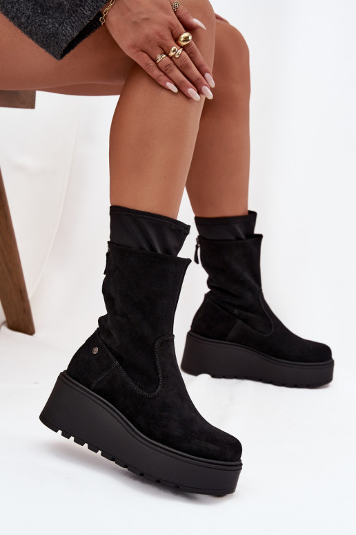 Femminile Pelle Scarpe scamosciate con una piattaforma Deveciejka A7161-20 colore nero Femminile Pelle Scarpe scamosciate con una piattaforma Deveciejka A7161-20 colore nero