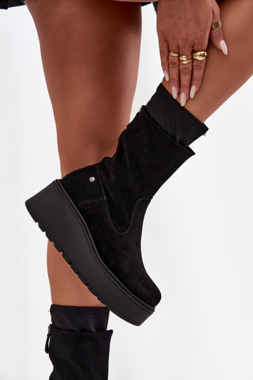 Femminile Pelle Scarpe scamosciate con una piattaforma Deveciejka A7161-20 colore nero Femminile Pelle Scarpe scamosciate con una piattaforma Deveciejka A7161-20 colore nero