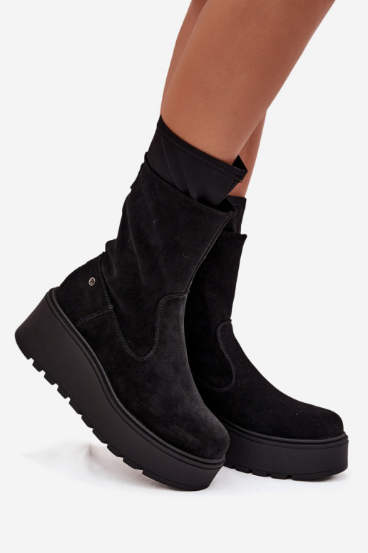 Femminile Pelle Scarpe scamosciate con una piattaforma Deveciejka A7161-20 colore nero Femminile Pelle Scarpe scamosciate con una piattaforma Deveciejka A7161-20 colore nero