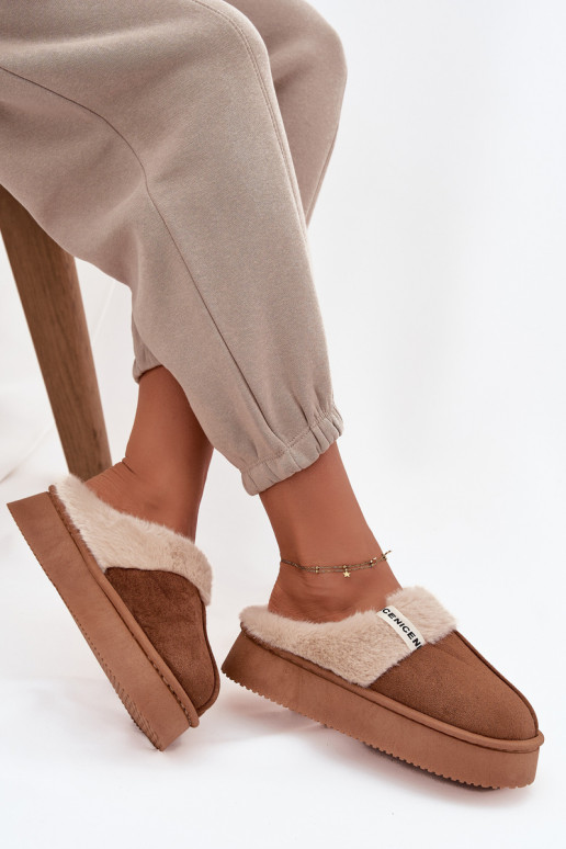 Ciabatte da donna con pelliccia, colore marrone "Parisse"