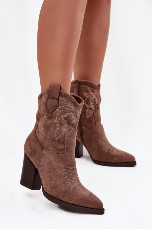 stivali stile coAboy Femminile con i tacchi in ecopelle scamosciataoAe beige Carissa stivali stile coAboy Femminile con i tacchi in ecopelle scamosciataoAe beige Carissa