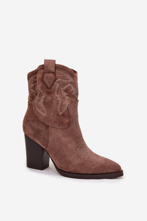 stivali stile coAboy Femminile con i tacchi in ecopelle scamosciataoAe beige Carissa stivali stile coAboy Femminile con i tacchi in ecopelle scamosciataoAe beige Carissa