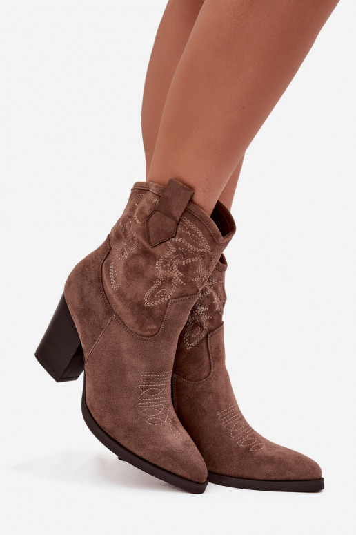 stivali stile coAboy Femminile con i tacchi in ecopelle scamosciataoAe beige Carissa stivali stile coAboy Femminile con i tacchi in ecopelle scamosciataoAe beige Carissa