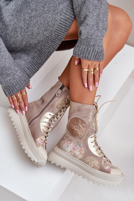 Pelle Scarpe scamosciate con una piattaforma riscaldamento Deveciejka 06565-04 beige Pelle Scarpe scamosciate con una piattaforma riscaldamento Deveciejka 06565-04 beige