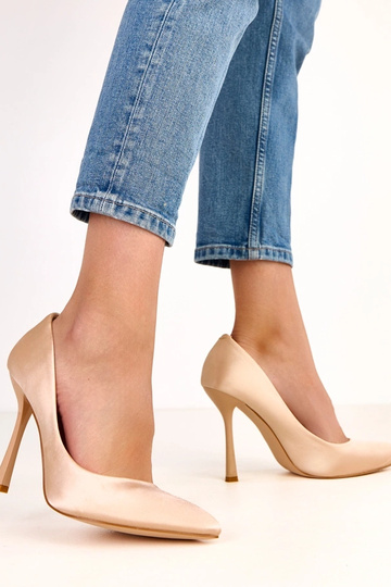 Décolleté color sabbia con...