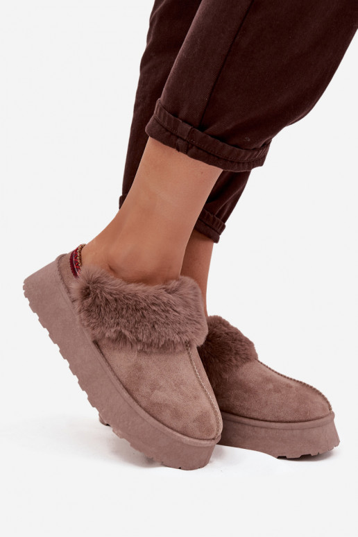 Stivali da neve Femminile con una piattaforma con una pelliccia I Haftem beige Querina Stivali da neve Femminile con una piattaforma con una pelliccia I Haftem beige Querina