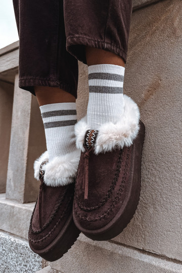 Stivali da neve Femminile con una pelliccia con una piattaforma CzekoladoAe Rosmira