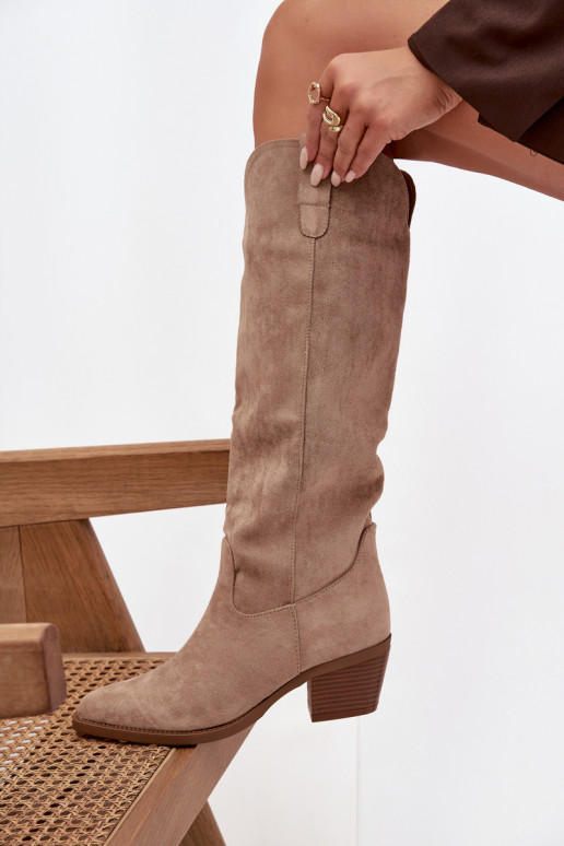 stivali stile coAboy Femminile con i tacchiin ecopelle scamosciatau beige Esmira stivali stile coAboy Femminile con i tacchiin ecopelle scamosciatau beige Esmira