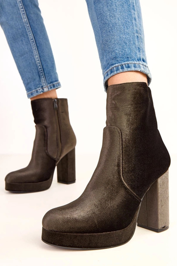 Stivaletti verdi lucidi con... 2