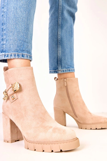 Stivaletti color sabbia con...