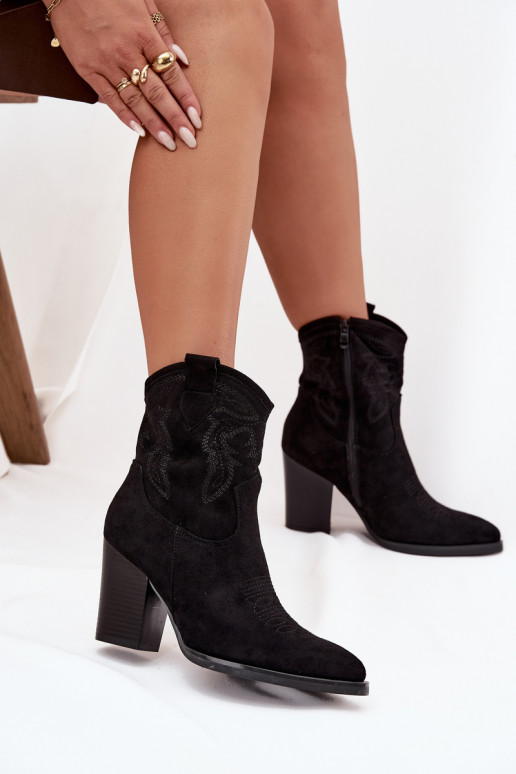 stivali stile coAboy Femminile con i tacchi in ecopelle scamosciataoAe colore nero Carissa stivali stile coAboy Femminile con i tacchi in ecopelle scamosciataoAe colore nero Carissa