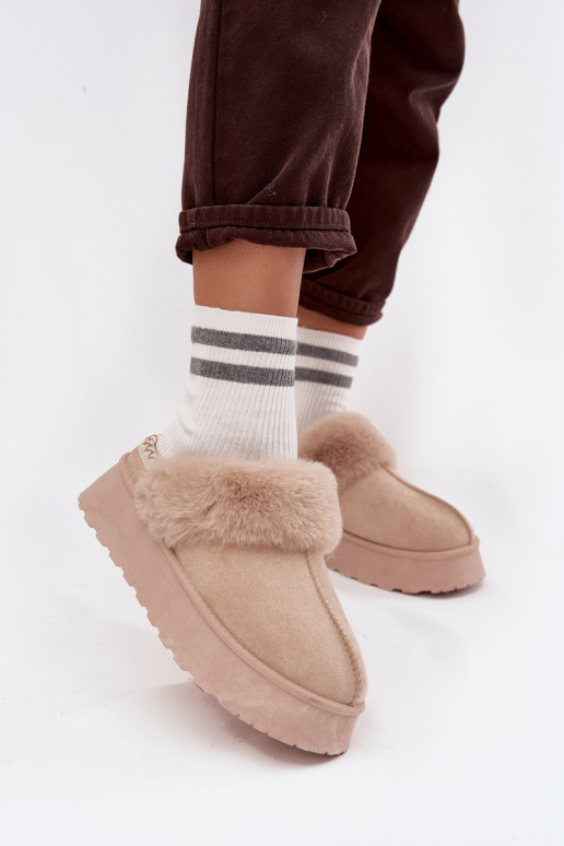 Stivali da neve Femminile con una piattaforma con una pelliccia I Haftem beige Querina Stivali da neve Femminile con una piattaforma con una pelliccia I Haftem beige Querina