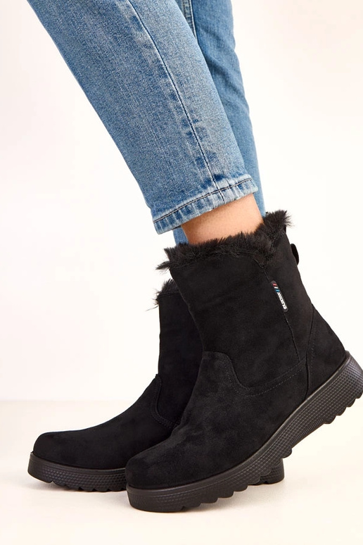 Stivaletti neri da donna in suede... Stivaletti neri da donna in suede...