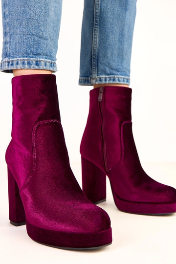 Stivaletti viola con tacco...