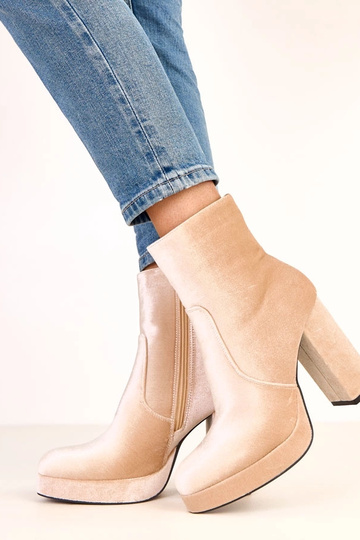 Stivaletti sabbia con tacco... 2