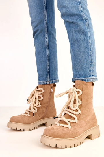 Stivaletti sabbia con lacci...