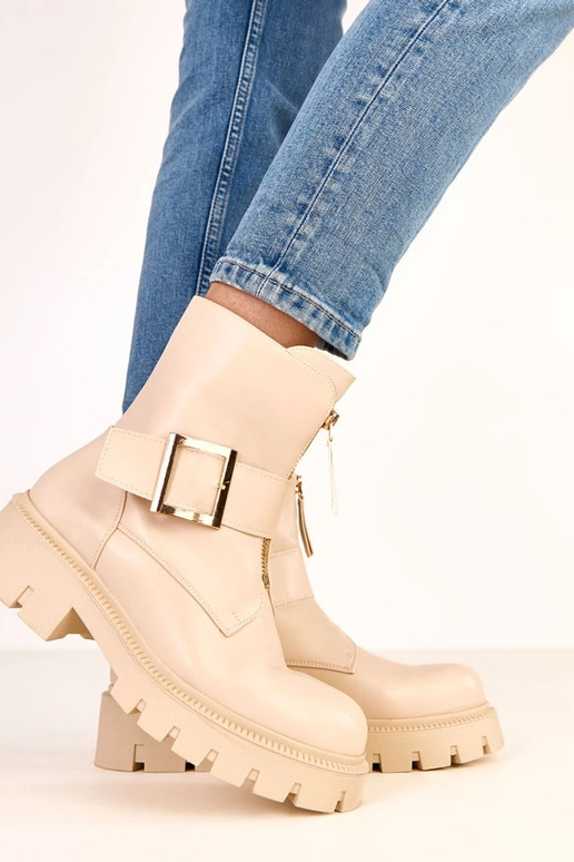 Stivaletti sabbia con piattaforma e... Stivaletti sabbia con piattaforma e...