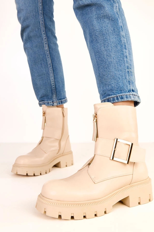 Stivaletti sabbia con piattaforma e... Stivaletti sabbia con piattaforma e...