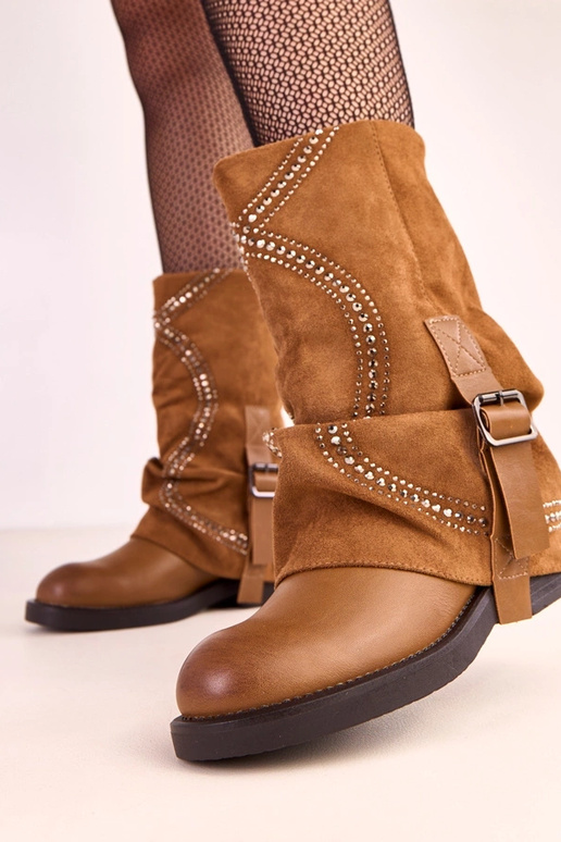 Stivali marroni con gambale... Stivali marroni con gambale...