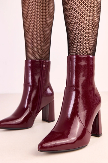 Stivali classici bordeaux con tacco Kassy