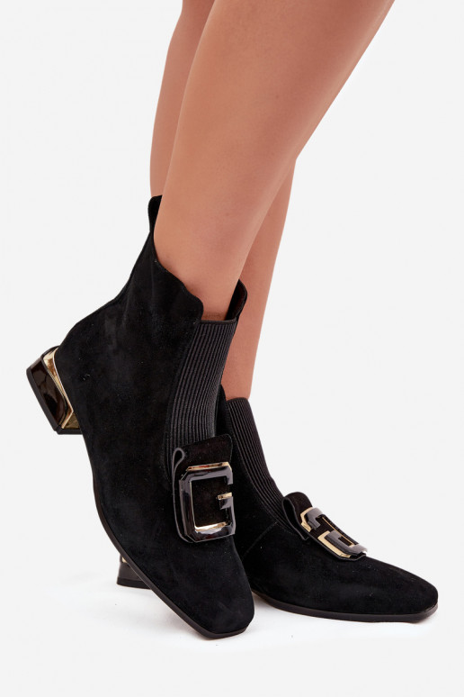 Pelle Scarpe scamosciate Femminile Con tacco basso con ornamenti D&A MR52-217 colore nero Pelle Scarpe scamosciate Femminile Con tacco basso con ornamenti D&A MR52-217 colore nero