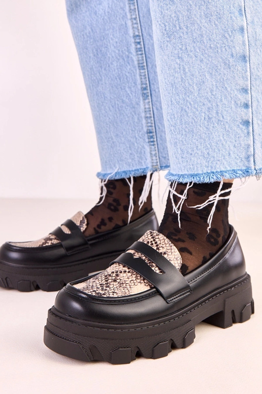 Mocassini neri Loles con motivo in... Mocassini neri Loles con motivo in...