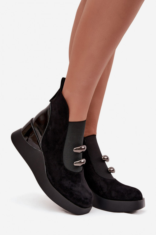 Stivali da donna Su un cuneo D&A MR52-106 colore nero Stivali da donna Su un cuneo D&A MR52-106 colore nero