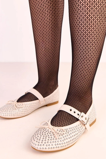 Ballerine color sabbia decorate con borchie e fiocchi Mylie