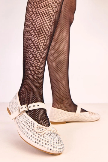 Ballerine color sabbia decorate con borchie e fiocchi Mylie 2