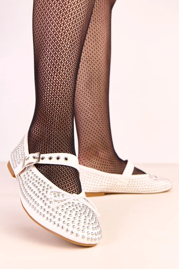 Ballerine bianche decorate con borchie e fiocchi Mylie 2