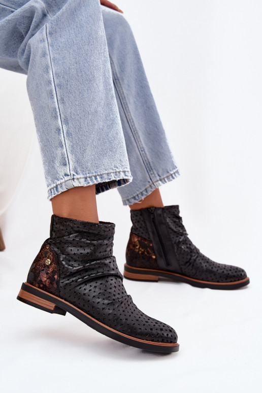 Pelle Stivali con elementi traforati Deveciejka 05922-01 colore nero