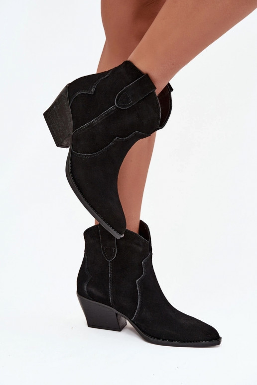 Un modello convincente stivali stile coAboy FemminileAbilitatoturalnego dalla pelle scamosciatau colore nero Beretta