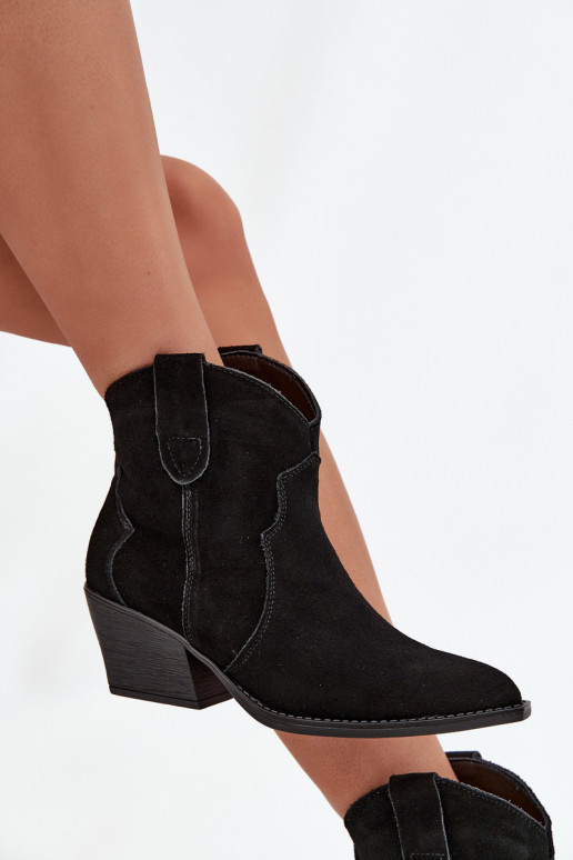 Un modello convincente stivali stile coAboy FemminileAbilitatoturalnego dalla pelle scamosciatau colore nero Beretta