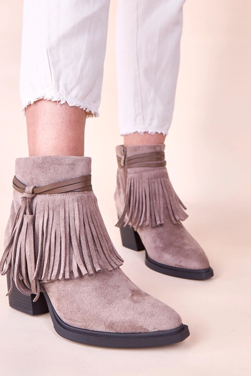 Stivaletti sabbia su tacco con frange...