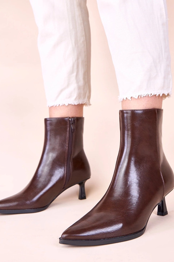 Stivaletti marroni con...