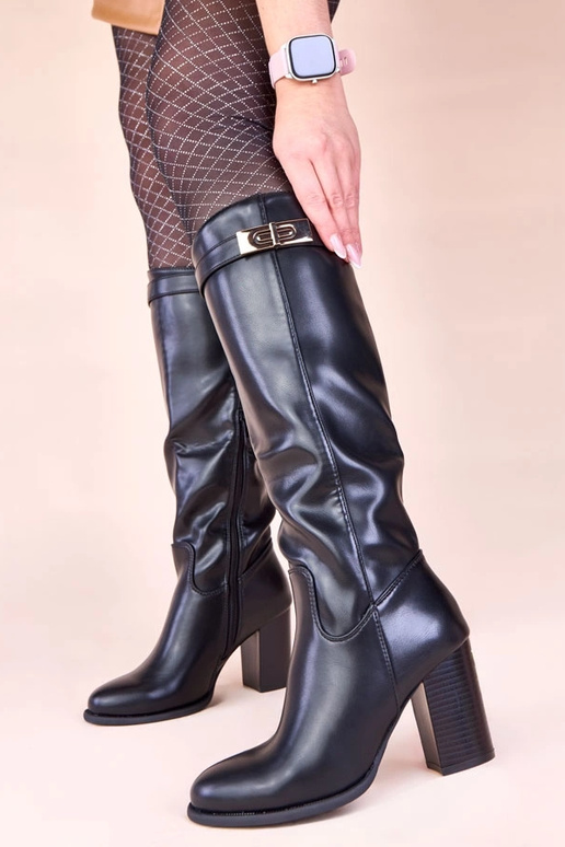 Stivali alti neri con tacco e...