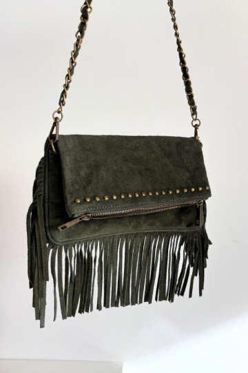 Borsa in ecopelle scamosciata verde scuro con frange e catena Tarella